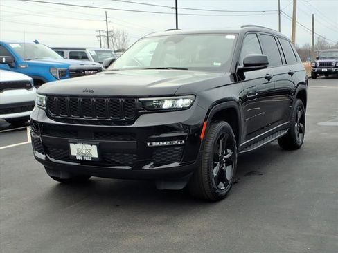 Used 2023 Jeep Grand Cherokee L Limited w/ Black Appearance Package image 2