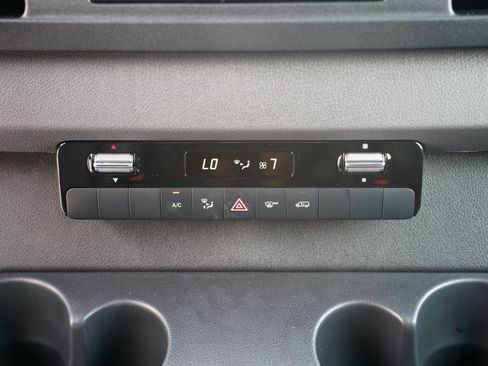Used 2025 Mercedes-Benz Sprinter 2500 image 19