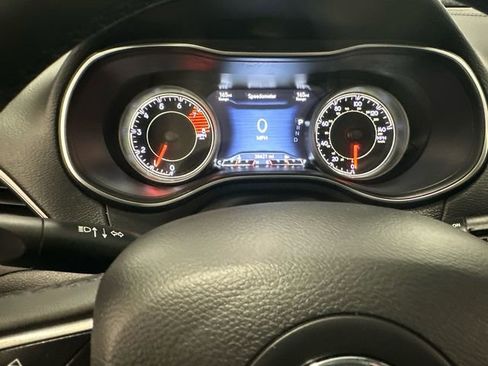 Used 2022 Jeep Cherokee Limited AWD/4WD image 18
