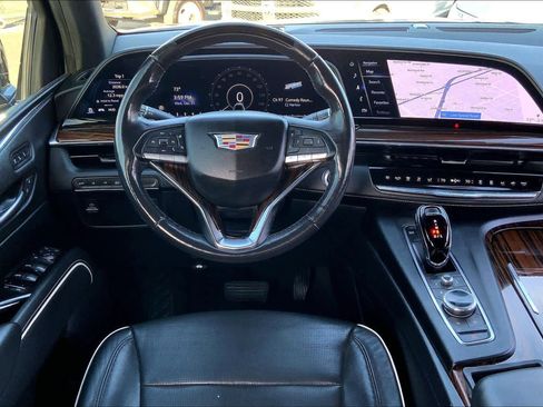 Used 2023 Cadillac Escalade Premium Luxury image 5