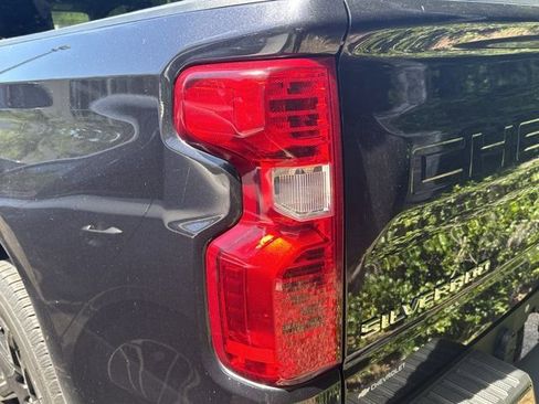Used 2022 Chevrolet Silverado 1500 Custom RWD image 10