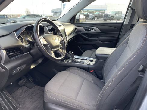 Used 2019 Chevrolet Traverse LT image 9