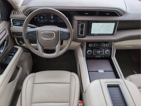 Used 2022 GMC Yukon XL Denali AWD/4WD image 28