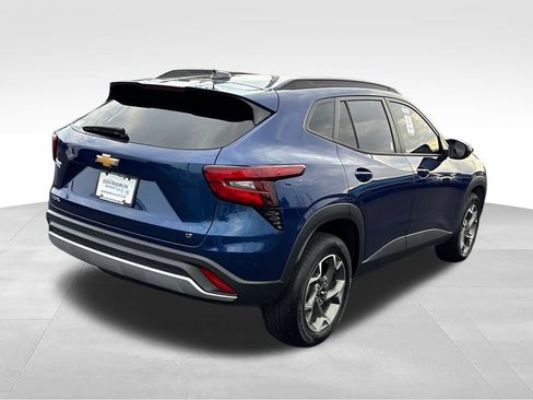 Used 2024 Chevrolet Trax LT w/ Driver Confidence Package FWD image 5
