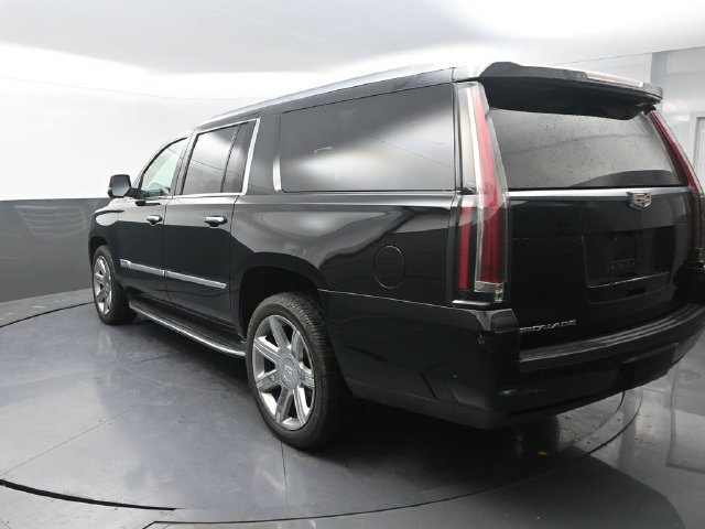 Used 2020 Cadillac Escalade ESV Premium Luxury AWD/4WD image 6