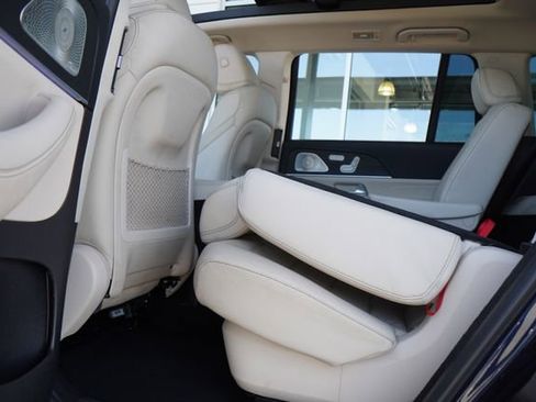 Used 2022 Mercedes-Benz GLS 450 4MATIC image 33