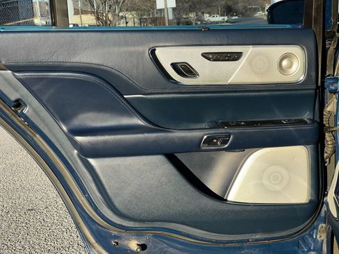 Used 2017 Lincoln Continental Black Label w/ Rear-seat Package image 17