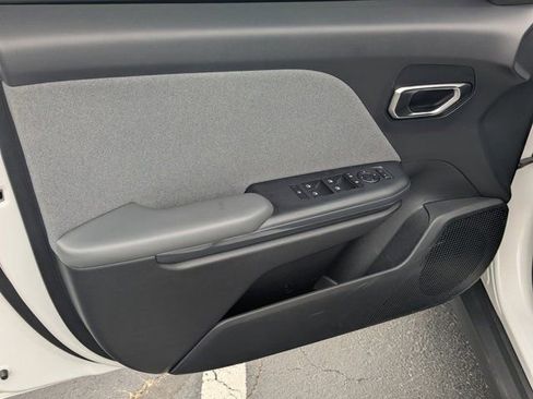 Used 2025 Kia K4 EX image 10