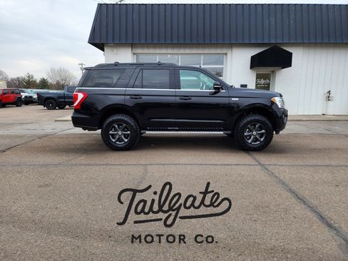 Used 2020 Ford Expedition XLT w/ Equipment Group 202A AWD/4WD image 1