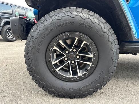 Used 2025 Jeep Wrangler Unlimited Rubicon AWD/4WD image 19