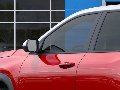 New 2026 Chevrolet Equinox LT w/ Convenience Package II image 12