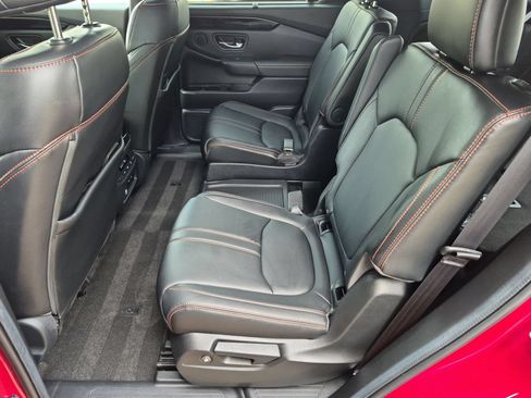 Used 2024 Honda Pilot TrailSport image 24