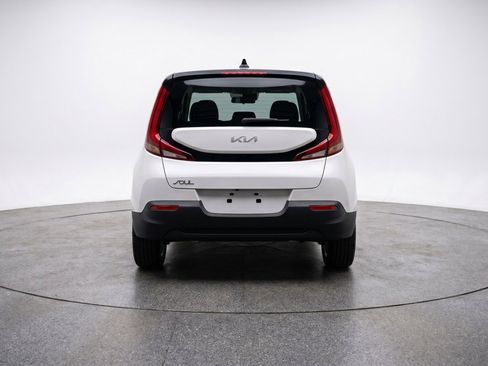 Used 2025 Kia Soul LX w/ LX Technology Package FWD image 7