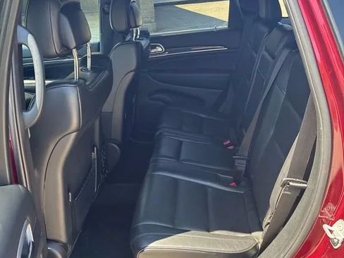 Used 2018 Jeep Grand Cherokee Overland AWD/4WD image 24