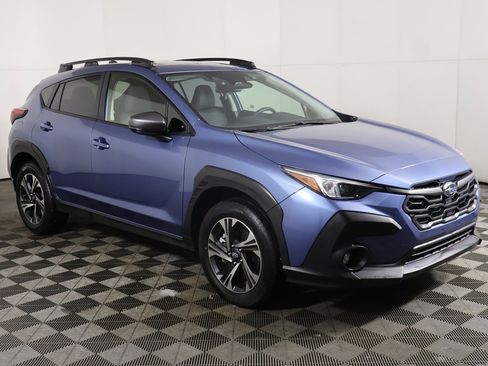 Used 2024 Subaru Crosstrek 2.0i Premium image 2