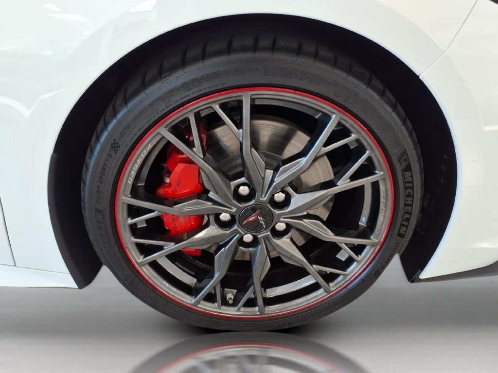 Used 2026 Chevrolet Corvette Stingray Premium Conv w/ Z51 Performance Package RWD image 9