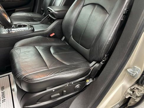 Used 2016 GMC Acadia SLT image 16