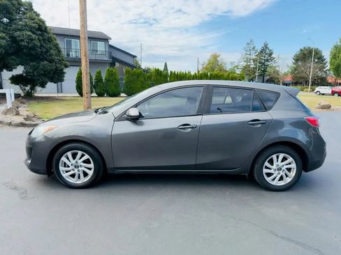 Used 2013 MAZDA MAZDA3 i Touring FWD image 2