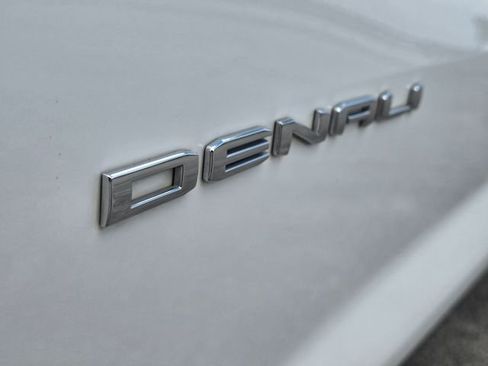 Used 2024 GMC Acadia Denali FWD image 9