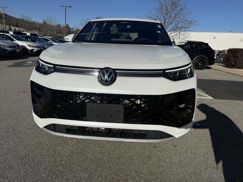 New 2026 Volkswagen Tiguan SEL R-Line image 8