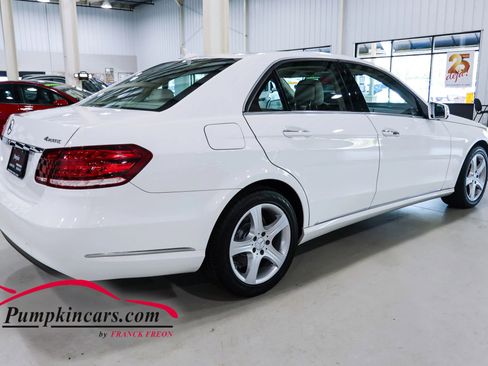 Used 2016 Mercedes-Benz E 350 4MATIC Sedan w/ Premium Package image 3