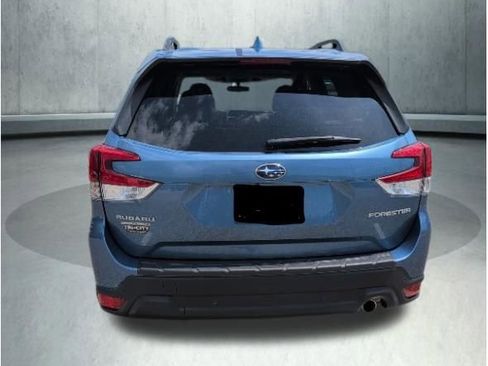 Used 2022 Subaru Forester Limited AWD/4WD image 5