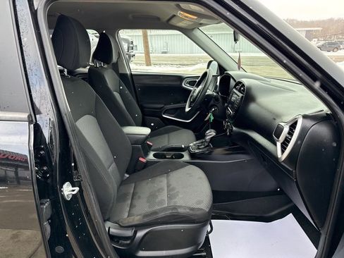 Used 2022 Kia Soul LX image 37