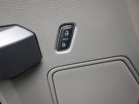 Used 2019 Ford F150 XLT w/ XTR Package image 20