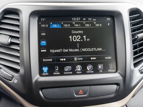 Used 2017 Jeep Cherokee Limited w/ Trailer Tow Group AWD/4WD image 16