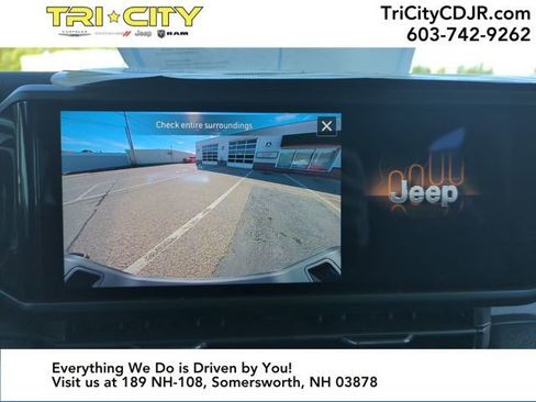 New 2025 Jeep Gladiator Sport image 23