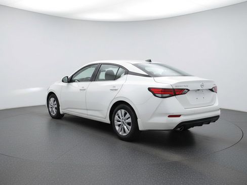 Used 2025 Nissan Sentra S image 6