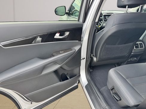 Used 2017 Kia Sorento FWD image 29