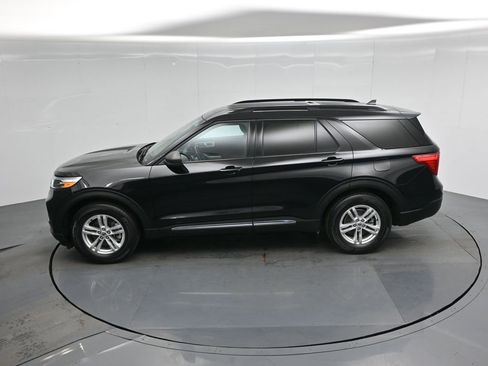 Certified 2022 Ford Explorer XLT image 44