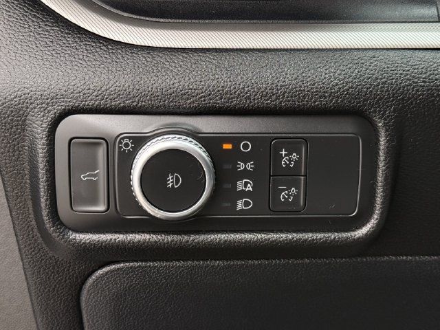 Used 2022 Ford Explorer XLT w/ Equipment Group 202A RWD image 24