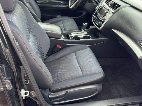Used 2018 Nissan Altima 2.5 SV FWD image 11