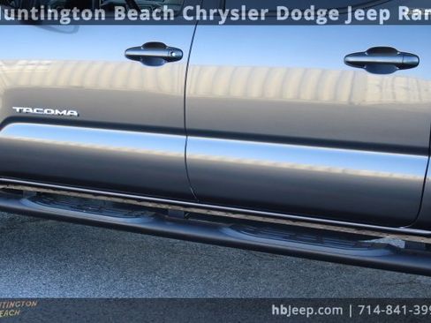 Used 2017 Toyota Tacoma SR5 image 10