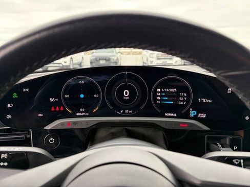 Used 2021 Porsche Taycan image 8