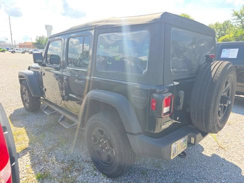 Used 2022 Jeep Wrangler Unlimited Sport AWD/4WD image 6