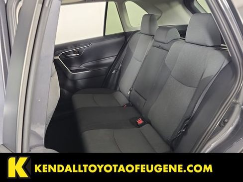 Used 2019 Toyota RAV4 XLE w/ Carpet Mat Package FWD image 26