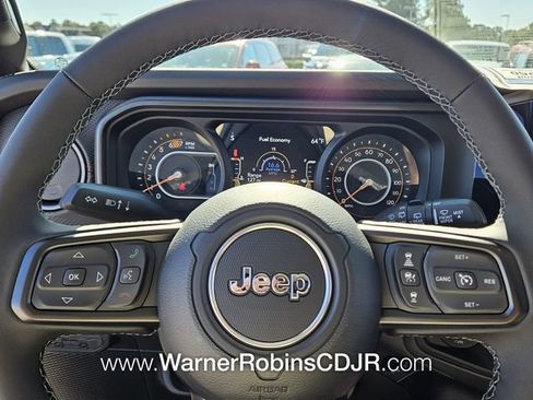 New 2026 Jeep Wrangler Unlimited Rubicon w/ Technology Group image 27