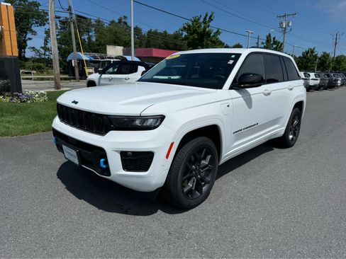 Used 2023 Jeep Grand Cherokee 30th Anniversary AWD/4WD image 4