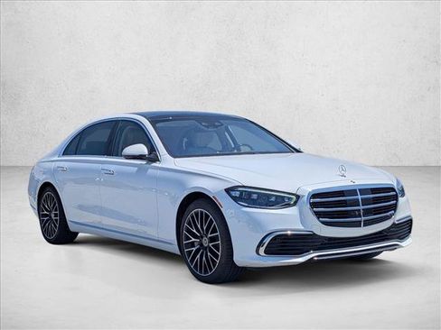 Used 2024 Mercedes-Benz S 580 4MATIC Sedan image 3