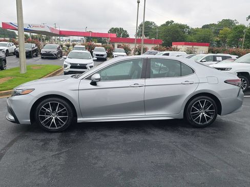 Used 2024 Toyota Camry SE FWD image 6