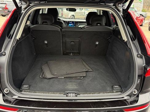 Certified 2025 Volvo XC60 B5 Plus image 5