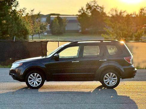 Used 2011 Subaru Forester 2.5X Premium AWD/4WD image 8