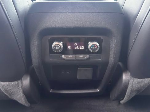 Used 2024 GMC Acadia Elevation AWD/4WD image 32