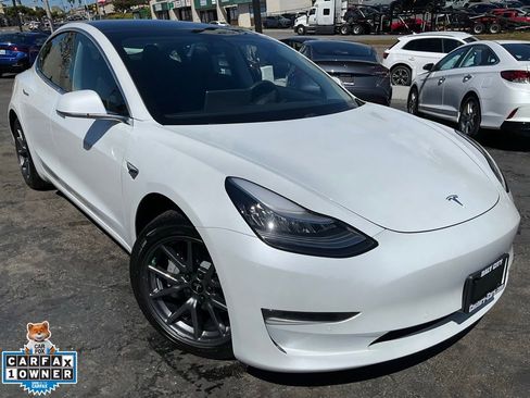 Used 2019 Tesla Model 3 Long Range image 1