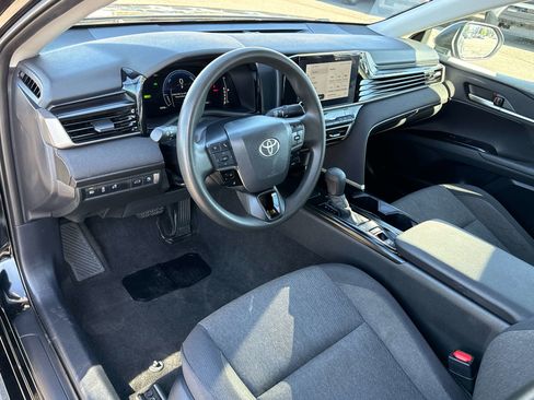 Used 2025 Toyota Camry LE FWD image 10