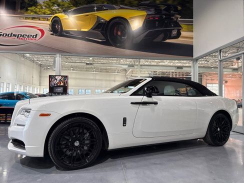 Used 2017 Rolls-Royce Dawn image 43