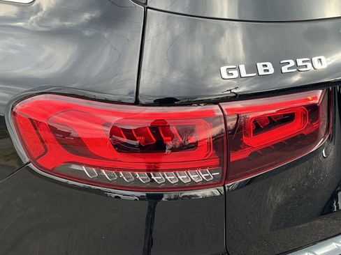 Certified 2023 Mercedes-Benz GLB 250 image 9